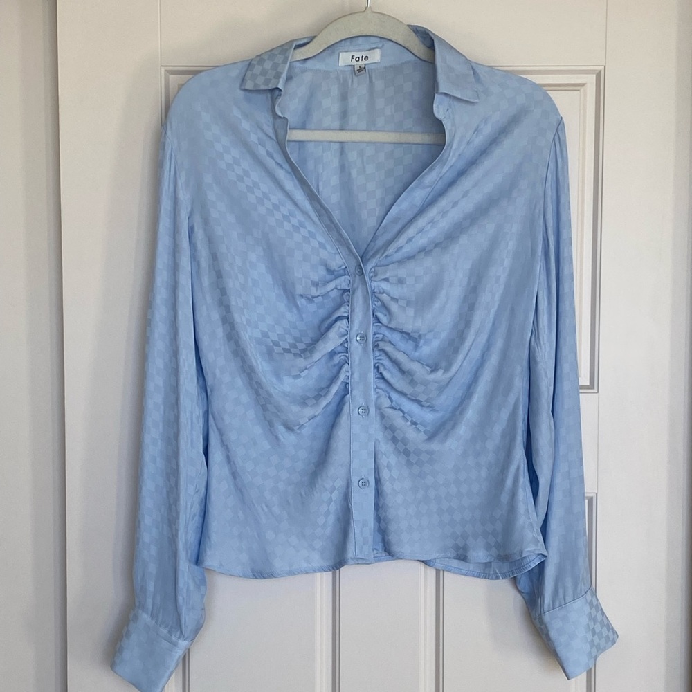 Ladies Long Sleeve button-up - M/L